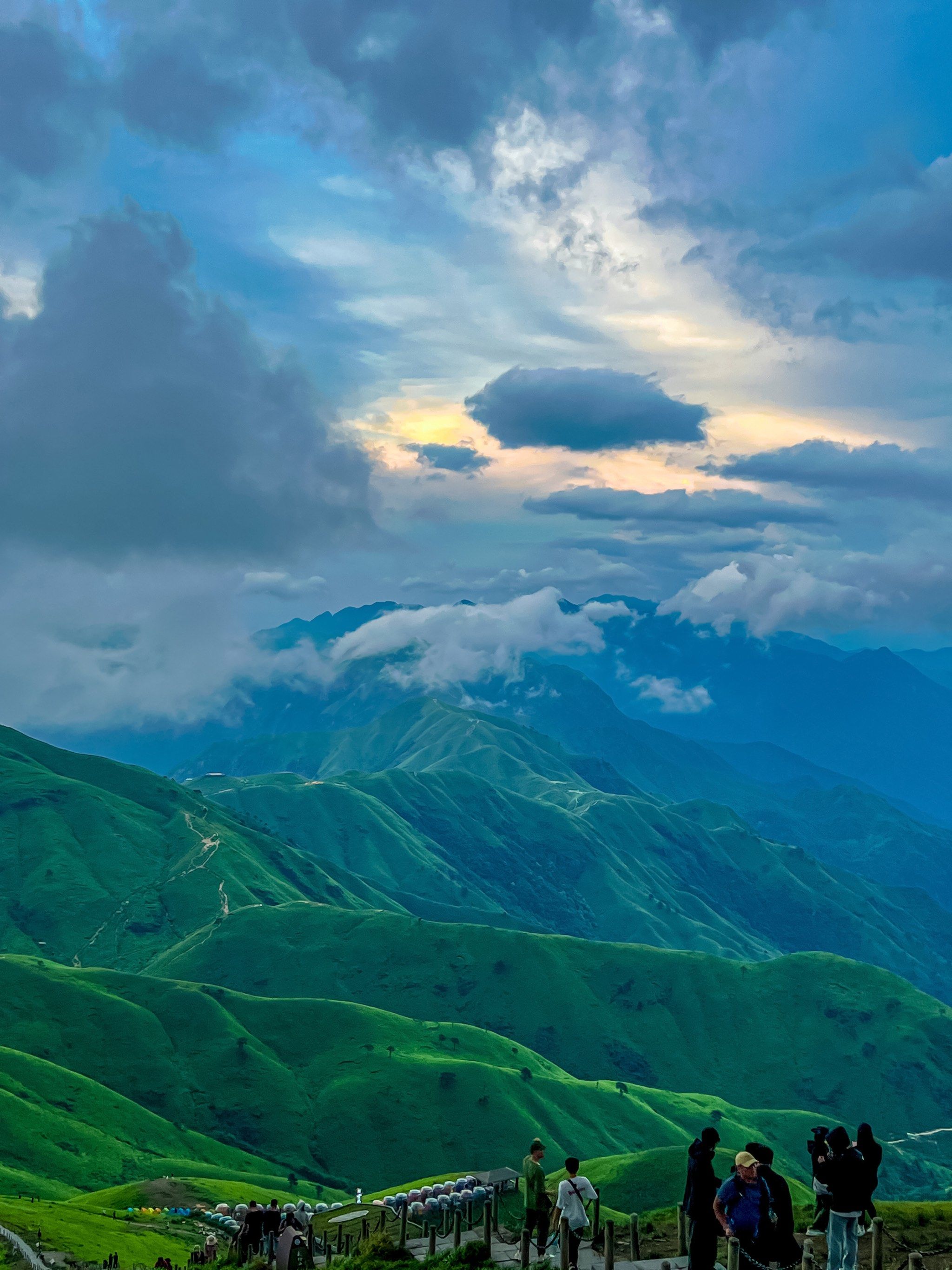 江西省境 内最高峰 武功山巅相关图片5