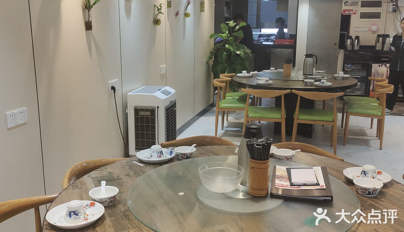 秋冬起，吃风味，啫啫煲是日马上走起[色]