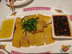 -炆艺乳鸽·煲仔饭大排档(望京来广营店)