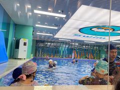-Swim斯卫姆国际儿童游泳中心(红博中央公园店)