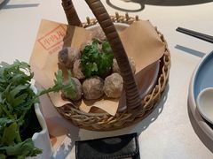 -左庭右院鲜牛肉火锅(金山万达店)