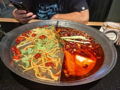 -鹿鸣山草本茶香火锅(园西路店)