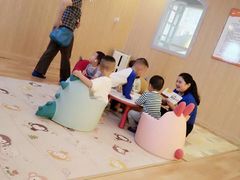 -澳优国际亲子游泳早教俱乐部(人和天地店)
