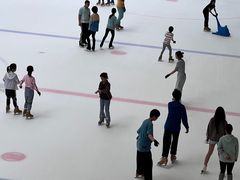 -冰纷万象滑冰场(深圳万象城店)