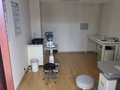 -优视觉视光中心•青少年近视防控(新世界中心写字楼店)