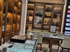 -回瑞眼镜·蔡司·依视路官方授权店(广益路万达店)