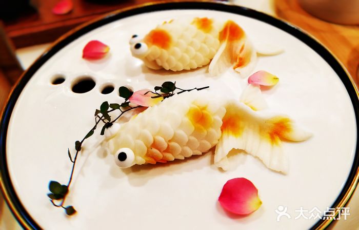 富临美食网红小鲸鱼图片