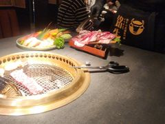 -铭牛烧肉·和牛海鲜自助(高新月牙湖店)