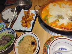 -洱火云南酸菜牛肉火锅(石景山当代商城店)