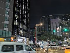 -BHC炸鸡(明洞总店)