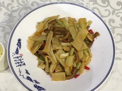 香辣脆笋炒牛肚-雅和生态渔庄·宜城锅巴饭(龙灵山公园店)