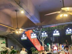 -何师烧烤Pro ·江湖川菜·小龙虾·精酿(太古里旗舰店)