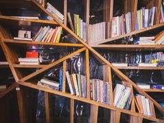 -钟书阁(松江泰晤士小镇店)