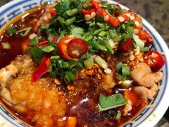 -沪小二炭火蛙锅(淮海中路美食不夜城店)