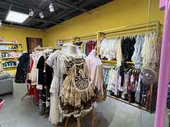-甜镜物语 LOLITA·汉服·JK制服三坑生活馆(滨江道店)
