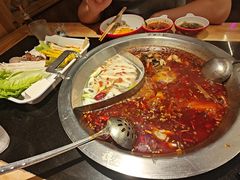 -谭公鱼头·鲜鱼火锅·小龙虾·江湖菜(秀沿路店)