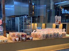 面包甜点陈列柜-西村叔叔的店·面包·甜品·蛋糕(清河万象汇店)