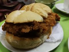 猪扒包-胜利茶餐室