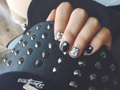 -伊人脱毛美甲美睫连锁机构