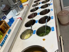 自助调料区-百品聚旋转火锅(万德庄店)