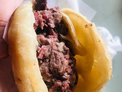 精品火烧-闫家驴肉老店(华电一校店)