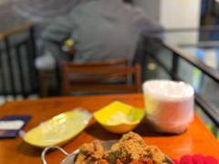 -BHC炸鸡(明洞总店)