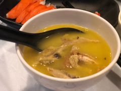 -鲜入围煮花胶鸡海鲜火锅