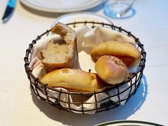 餐前包-Wolfgang’s Steakhouse 沃夫冈牛排馆(上海白玉兰广场店)