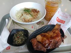 -东方既白(上海浦东国际机场)