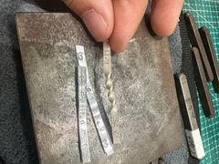 -郑在DIY·潮玩银饰绘画手作(中央大道旗舰店)