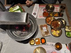 -草家酱蟹炭火烤肉店(珲春南路一店)