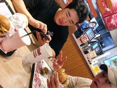 -The Habit Burger Grill 哈比特汉堡(爱琴海店)