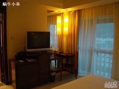 仙人掌豪华池景大床房3-三亚亚龙湾凯莱仙人掌度假酒店