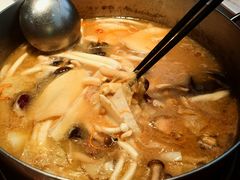 -洪氏嗨捞·猪肚鸡火锅(阳光天地店)