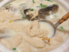 手工豆冲焖鱼头-民俗村柴火灶·景德江西菜(中国陶瓷博物馆店)