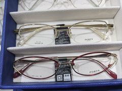 -三叶眼镜城批发市场(上海火车站店)