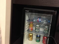 -桔子酒店(上海西藏北路地铁站店)