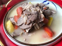 察布查尔清炖羊羔肉-一个勺子新疆锡伯主题私房菜(红墙巷49号院店)