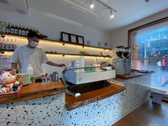 -Line 咖啡(石厦花园店)