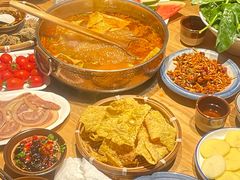 -黔诚多彩火锅(甲秀楼店)