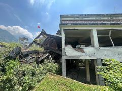 -四川汶川特大地震漩口中学遗址