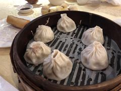 蟹粉小笼包-绿波廊(豫园店)