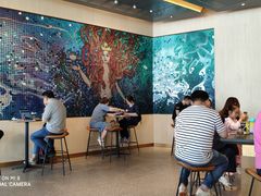 等位区-星巴克臻选(上海合生汇1F店)