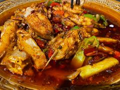 招牌耗儿鱼-休记光头香辣蟹干锅店(衣冠庙店)