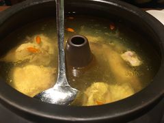 -云海肴·汽锅鸡·云南菜(天山百盛优客店)