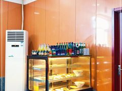面包甜点陈列柜-华天二友居肉饼(新街口店)