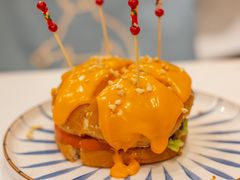 瀑布芝士牛肉汉堡-玩味工厂·东南亚特色餐厅(太古里店)