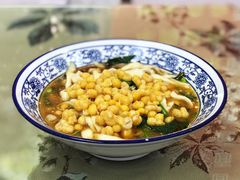 豌豆刀削面-渝之汇牛肉豌杂面