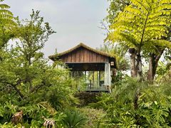 -茅草房·河畔园林火锅