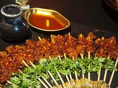 -何师烧烤·香辣蟹·川菜·30年老品牌(太古里旗舰店)
